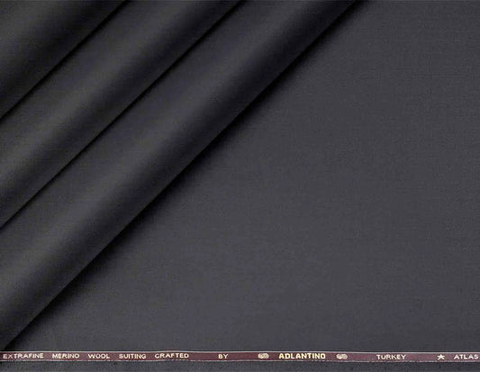 Sophisticated Anthracite Super 100’s Poly-Wool Suiting Fabric for Modern Menswear