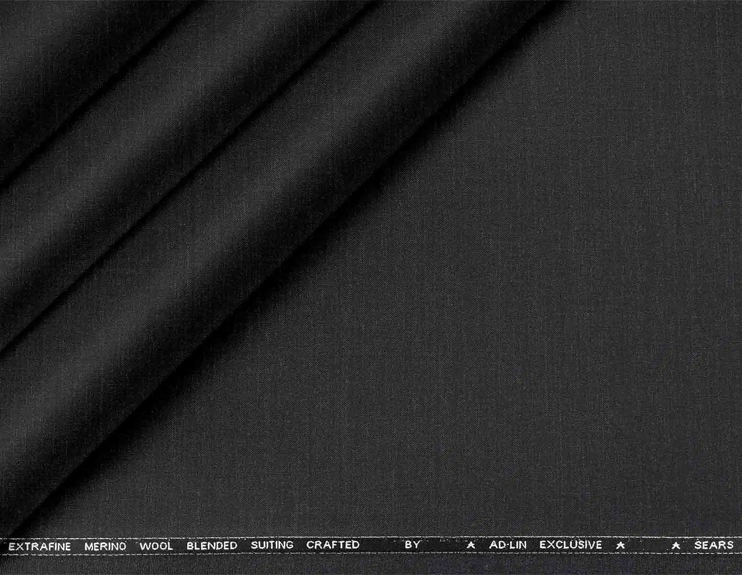 Smooth Charcoal Super 90’s Poly-Wool Blended Suiting Fabric for Modern Menswear