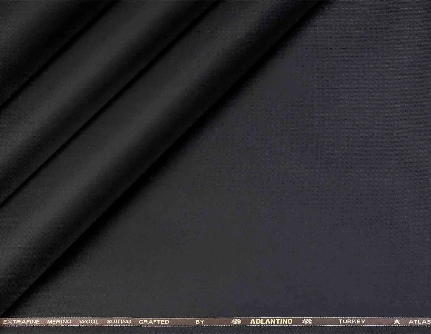 Elegant Charcoal Super 100’s Extrafine Merino Wool Poly Wool Fabric for Modern Tailoring