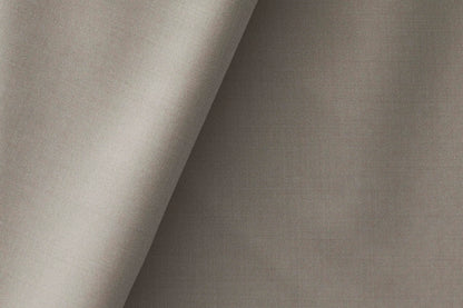 Celebs Poly-Wool Blend: 55% Extrafine Polyester, 45% Merino Wool in Refined Micro Plain Weave for Versatile Menswear