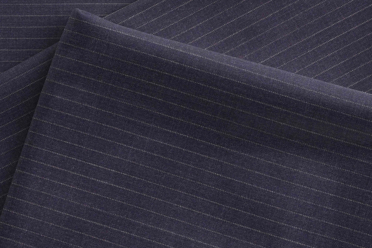 Super 130’s Wool Rich Milled Suiting with Micro Lining Structure for Modern Menswear