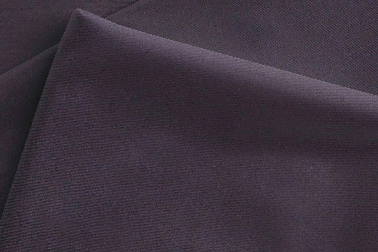 Charcoal Black Super 100’s Extrafine Merino Wool Poly-Wool Suiting Fabric for Modern Mensweartest