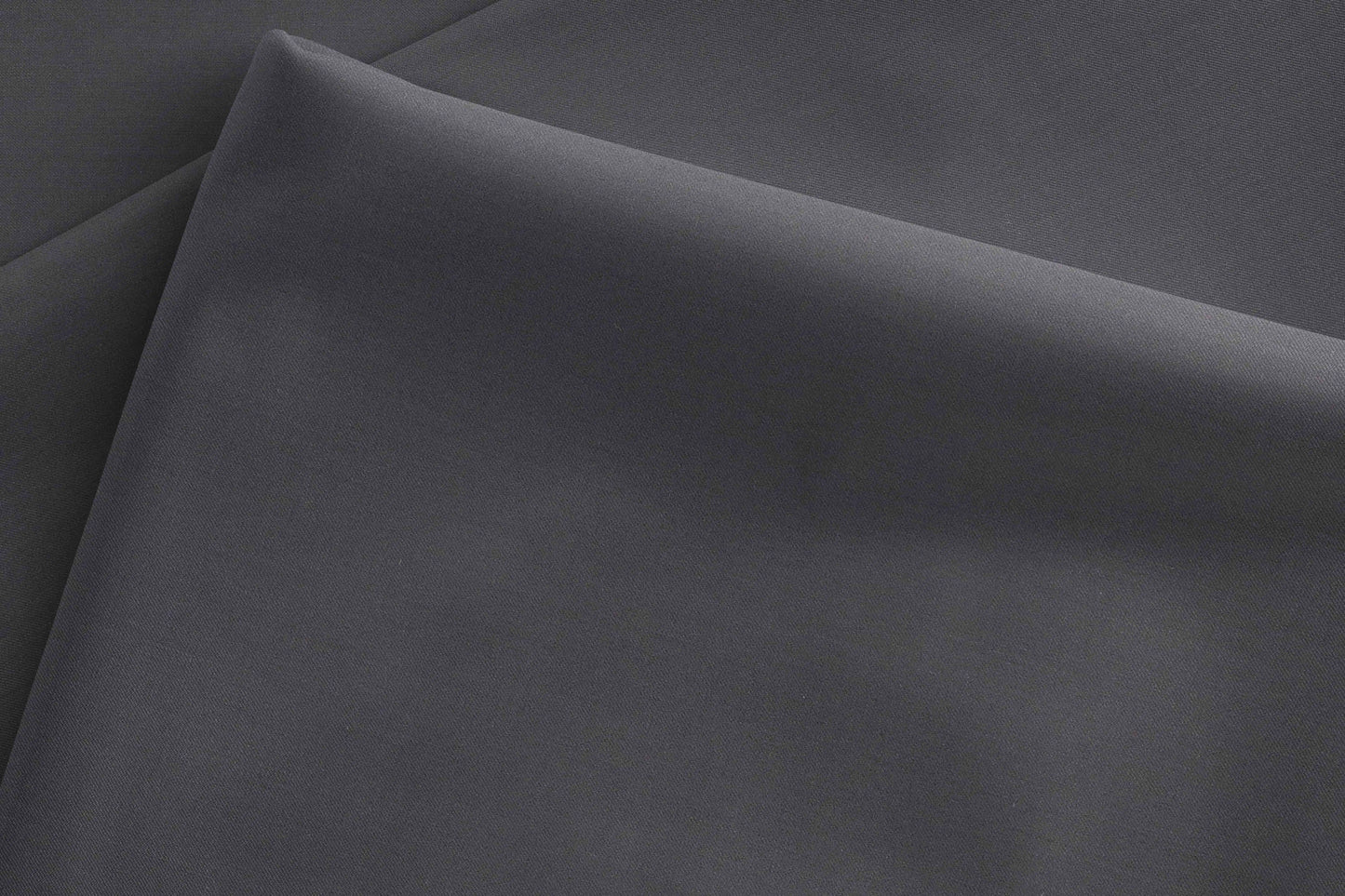 Sophisticated Anthracite Super 100’s Poly-Wool Suiting Fabric for Modern Menswear